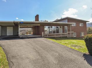 55 Gillenwater St, Castlewood, VA 24224