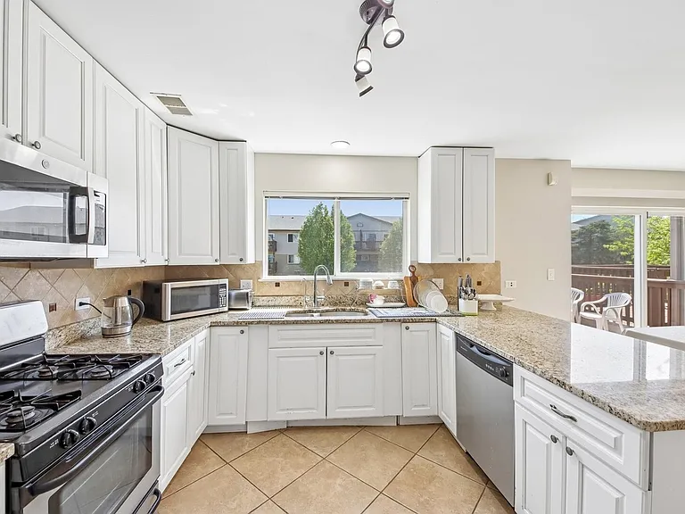673 Fountainview Dr #673 — Photo 9