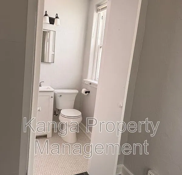 523 24th St #12 — Photo 12