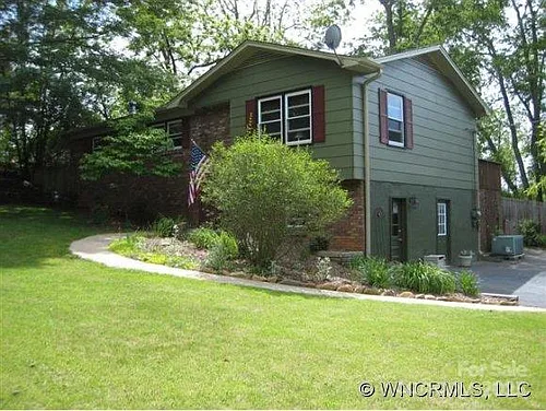 7 Village Park Dr Photo 1