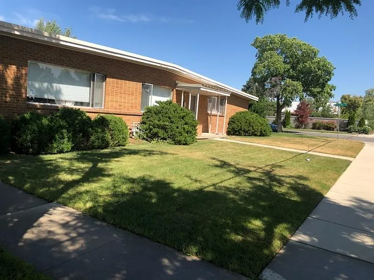 1634 S 2100 E — Photo 2
