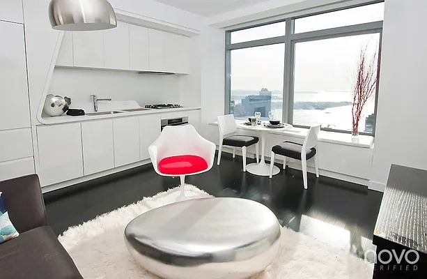 Rented by NOVO | media 82