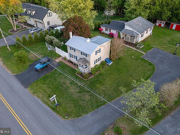 4th image of 430 Pine Grove Rd