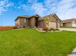 1825 S Parkview Blvd, Brandon, SD 57005