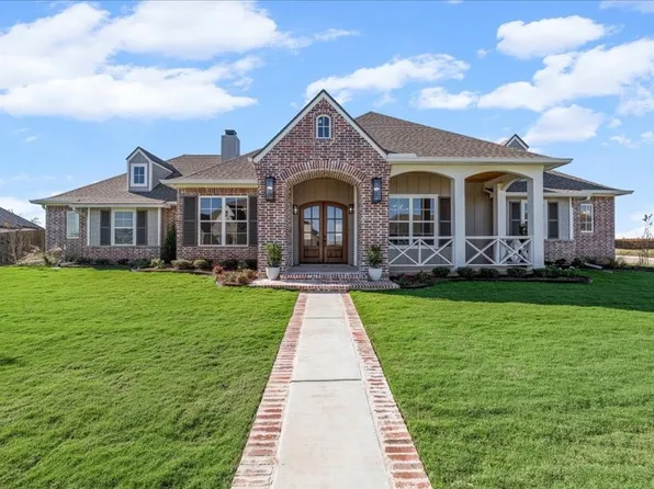 100 Victors Cir, McGregor, TX 76657