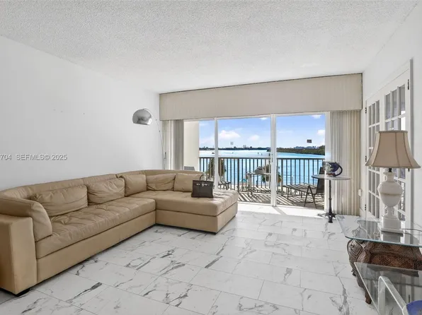 300 Bayview Dr APT 308, Sunny Isles Beach, FL 33160