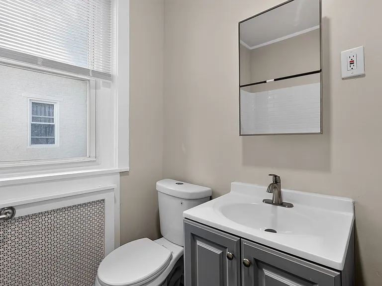 332 W Washington St — Photo 10