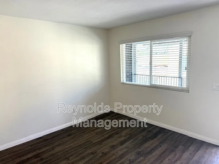 4674 Bancroft St #8 — Photo 17