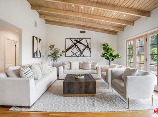 3559 Royal Woods Dr, Sherman Oaks, CA 91403