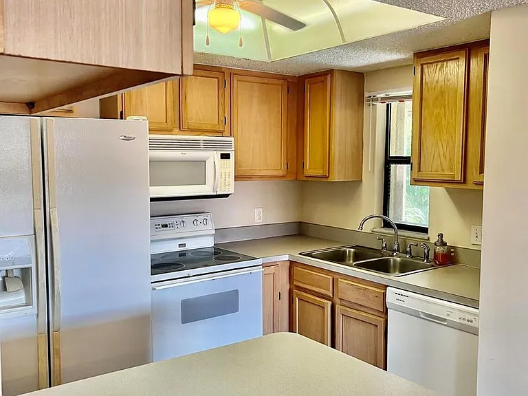 2470 SE Garden Ter #502 — Photo 8
