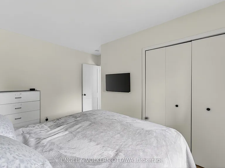 2548 Hanlon Ave — Photo 11