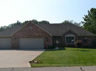 1655 W Foxcliff Dr, Martinsville, IN