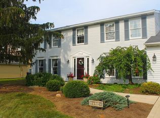 17143 Misty Lake Dr, Strongsville, OH