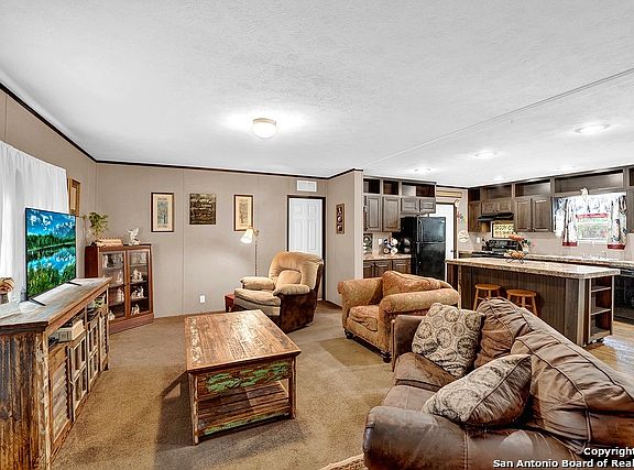 5th image of 331 Hickory Hill Dr