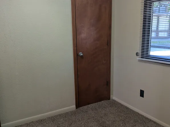 7 S University Ave, Fayetteville, AR 72701