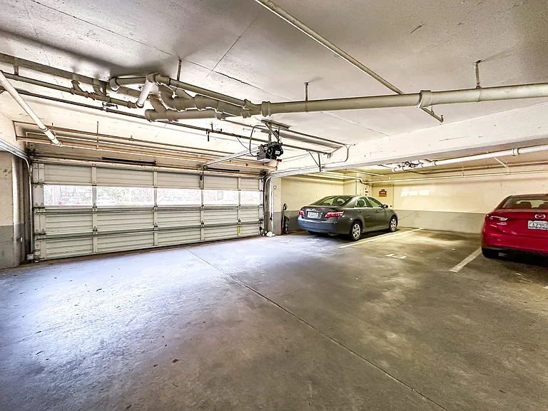 Mercer Vista Apartments — Photo 35