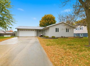 2712 12th Ave NW, Willmar, MN 56201