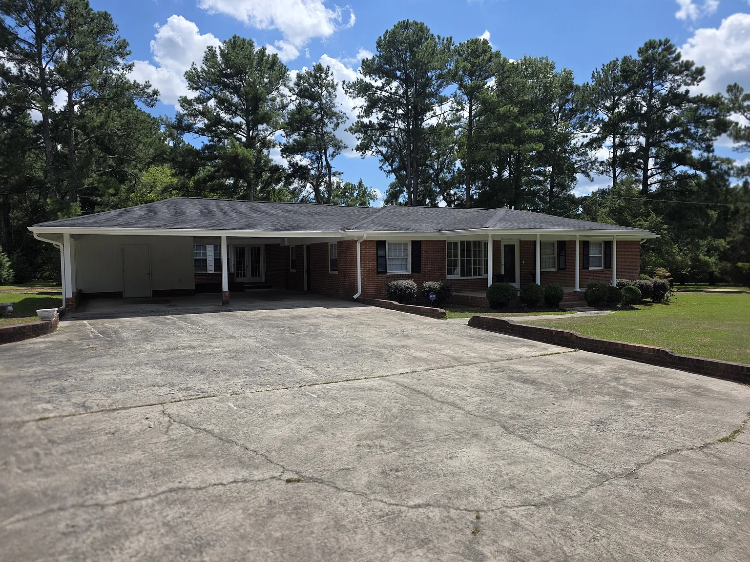 4 bed, 2880 sqft, $3,000 — Photo 4