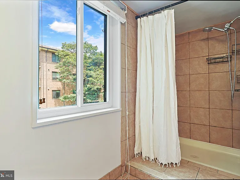 1423 Northgate Sq #23/21C — Photo 14