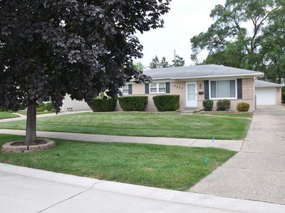 8847 Hamilton Dr E, Sterling Heights, MI, 48313