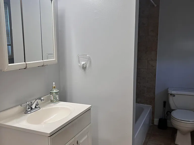 391 Monmouth Ave #1 — Photo 10