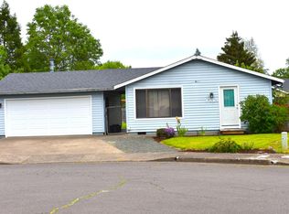 1829 Carver Pl, Cottage Grove, OR 97424