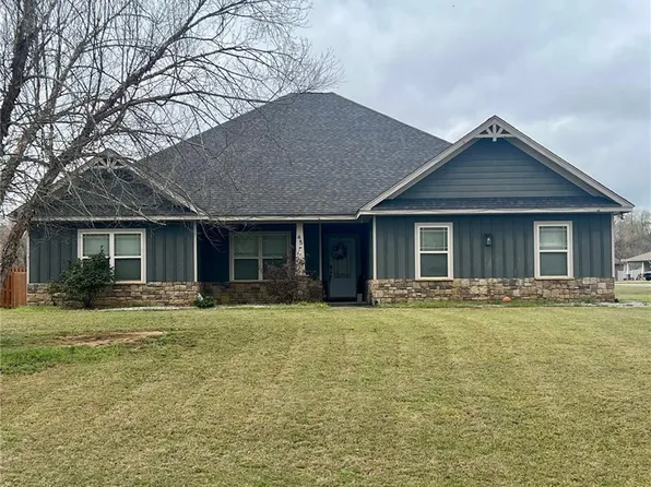 45 Winter Hawk Dr, Fort Mitchell, AL 36856