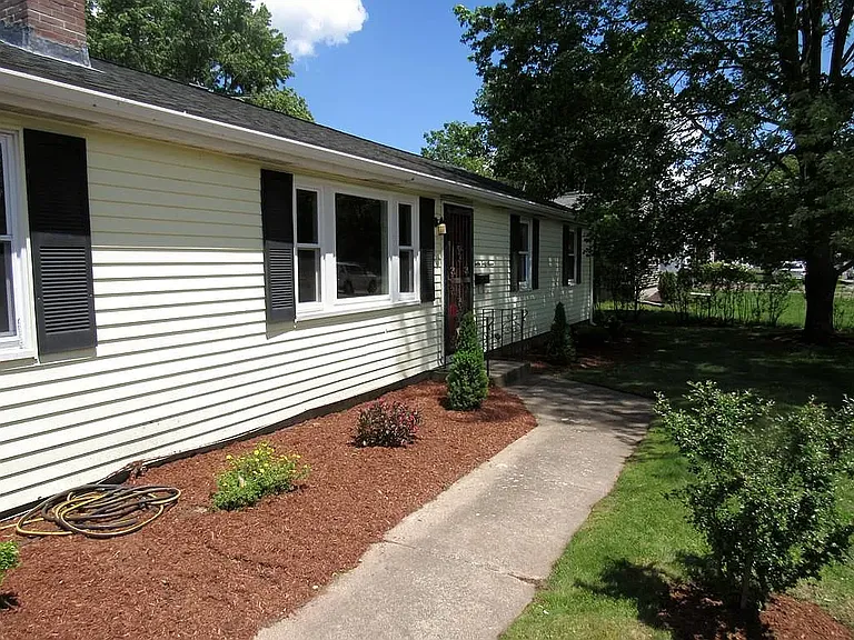 1247 Trapelo Rd — Photo 13