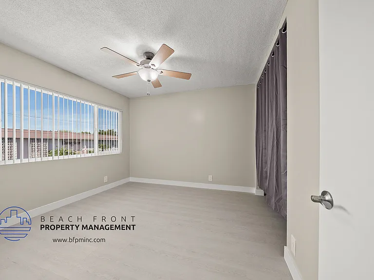 12236 Manor Dr. — Photo 33