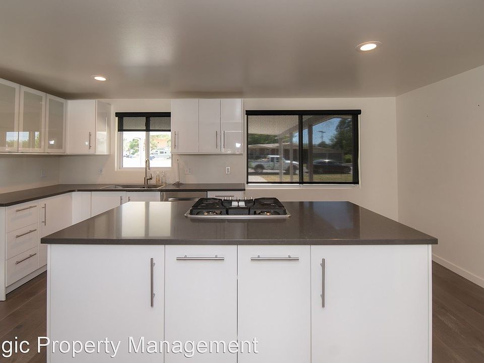 1st image of 5247 Woodcrest Dr