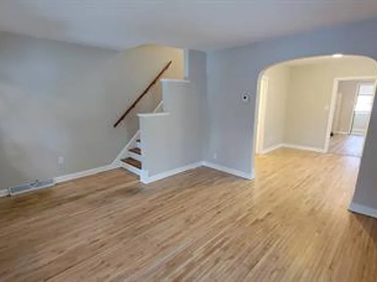 1316 Baxter Ave — Photo 2