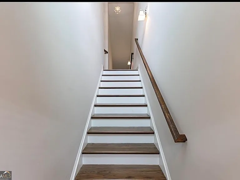 3312 Sangster Way — Photo 2