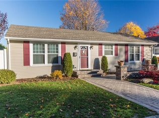 228 Whiting St, Cranston, RI 02920