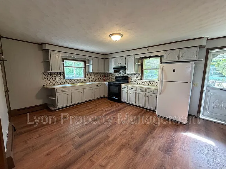 401 Broad St #403 — Photo 6