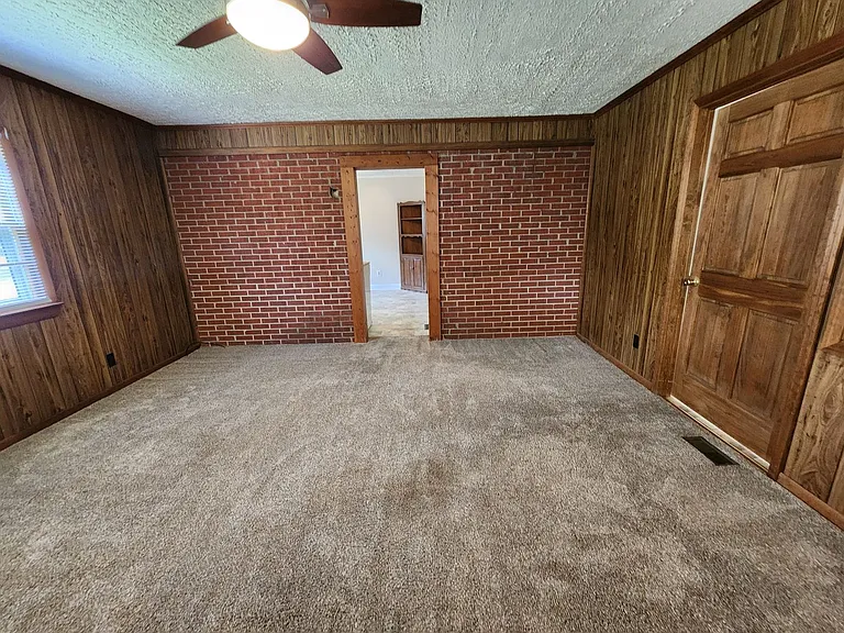 400 Roxie Ave — Photo 23