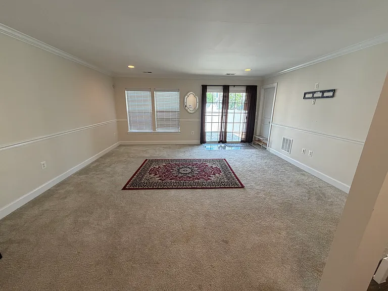 Danridge Manor Dr — Photo 4