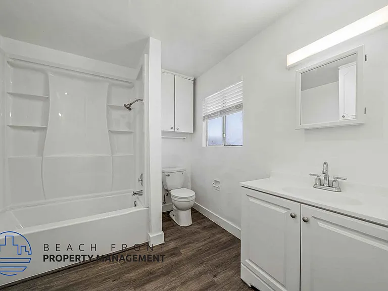 1021 N. Flower St. — Photo 9