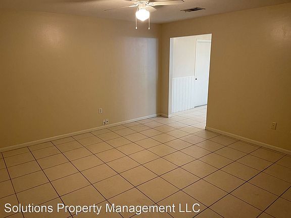 2nd image of 3728 S Sherwood Cir
