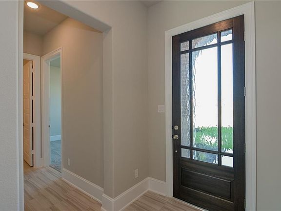 5th image of 525 Hidden Creek Way