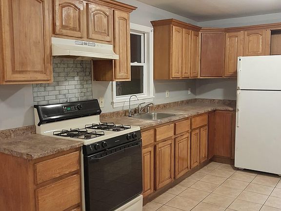 2nd image of 69 Broadway #2R