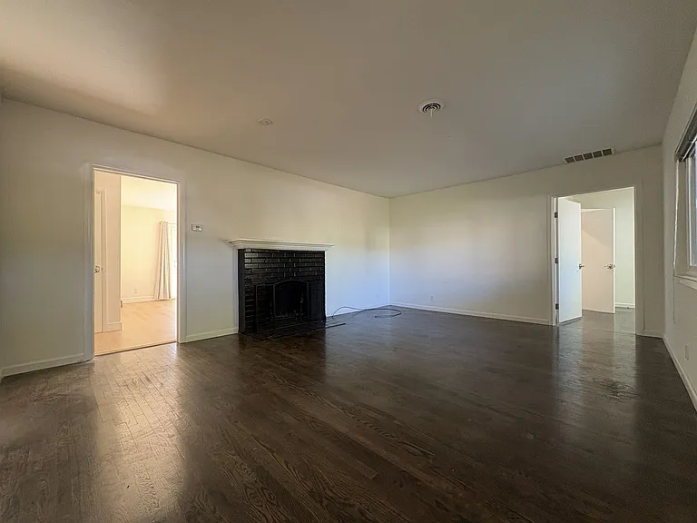 Charming 2 Bedroom, 2 Bathroom Home in Redwood City — Photo 9