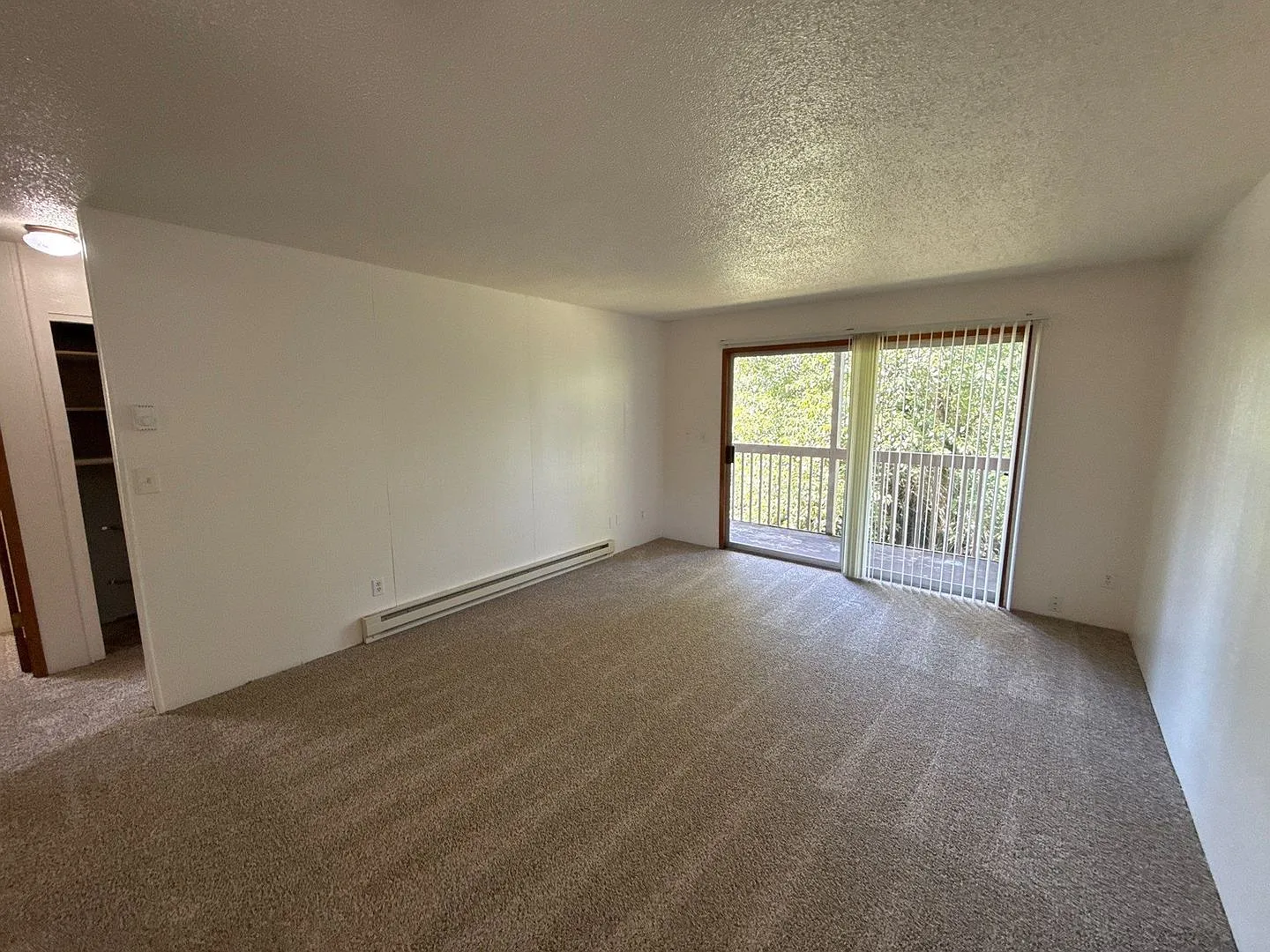 2 bed, 1.0 bath, 635 sqft, $1,195 — Photo 4