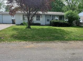 1020 S Eastview Dr, Tuscola, IL 61953