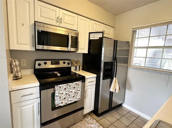 2841 N Oakland Forest Drive #204, Oakland Park, FL 33309