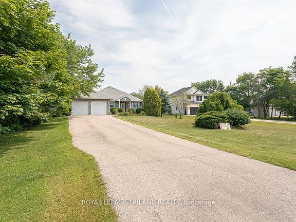 3rd image of 14 Poplar St