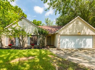 310 Foxtail Ct, League City, TX 77573