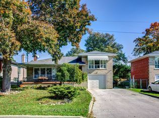 7 Stafford Rd #B2, Toronto, ON M2R 1T7