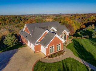 16691 Cordillera Dr, Peosta, IA 52068