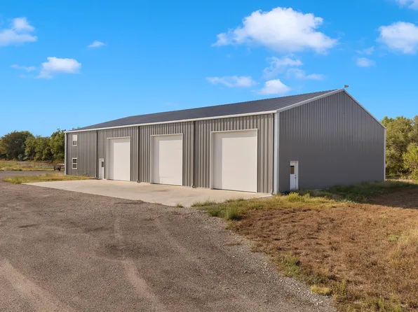 2939 N Halstead Rd, Halstead, KS 67056