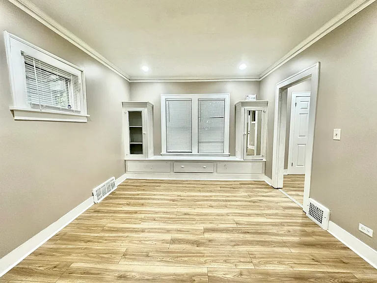 12805 Watterson Ave — Photo 3